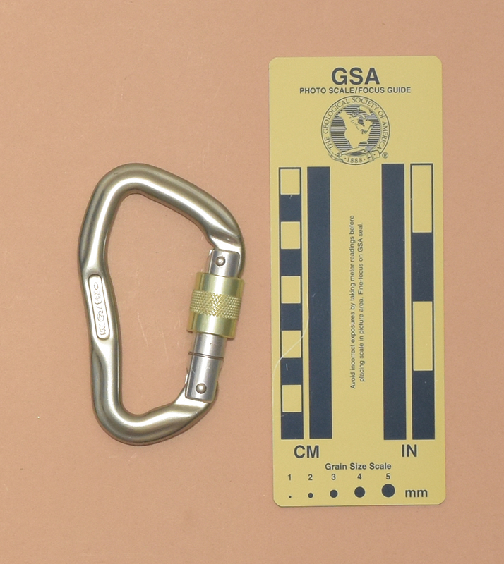 716: DMM Locking D Front View