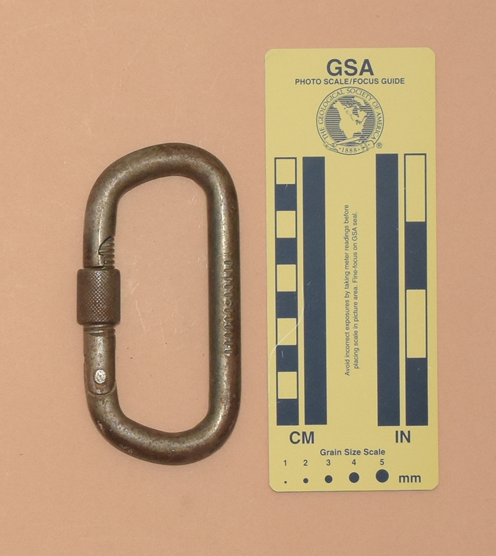 725: Stubai Steel Locking D Rear View